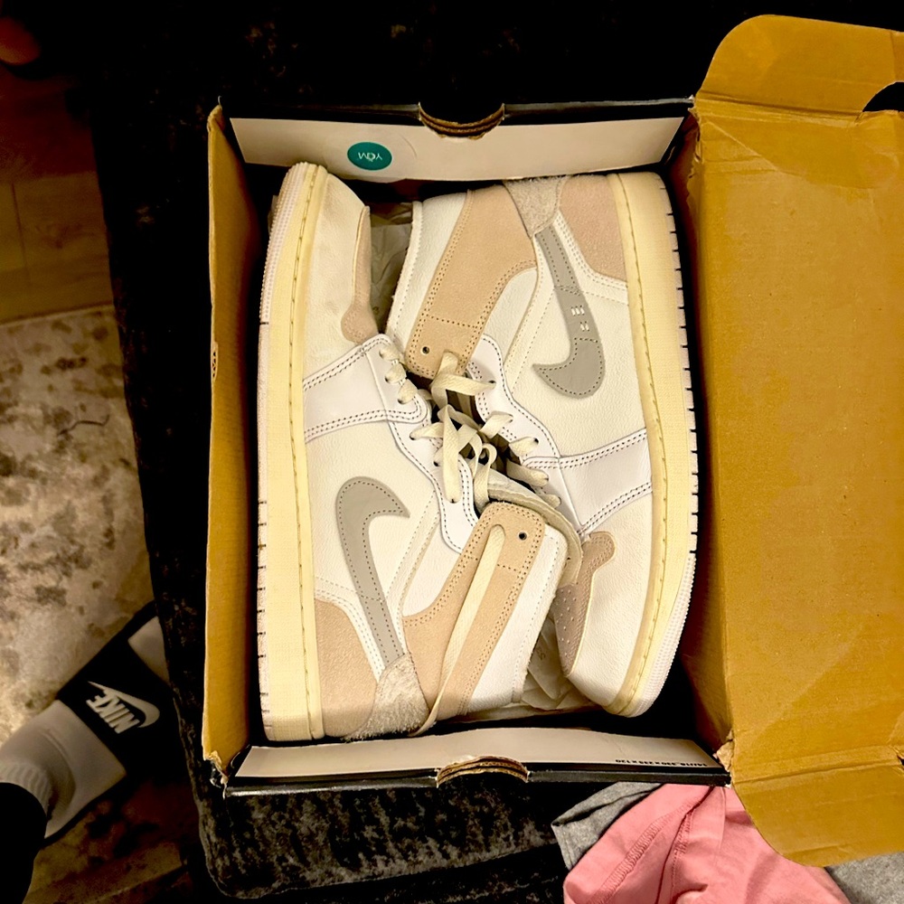 Nike Jordan 1s